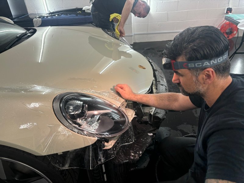 Luxe Headlight Restoration Services 03 Luxe Headlight Restoration Services 03