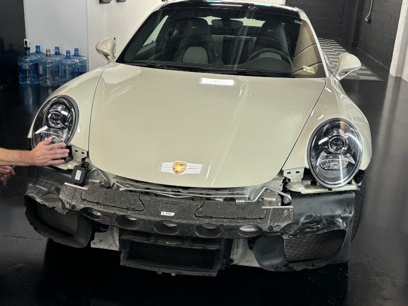 Luxe Headlight Restoration Services 04 Luxe Headlight Restoration Services 04