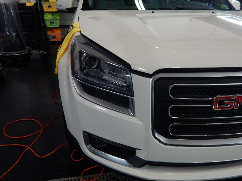 Luxe Headlight Restoration Services 06 Luxe Headlight Restoration Services 06